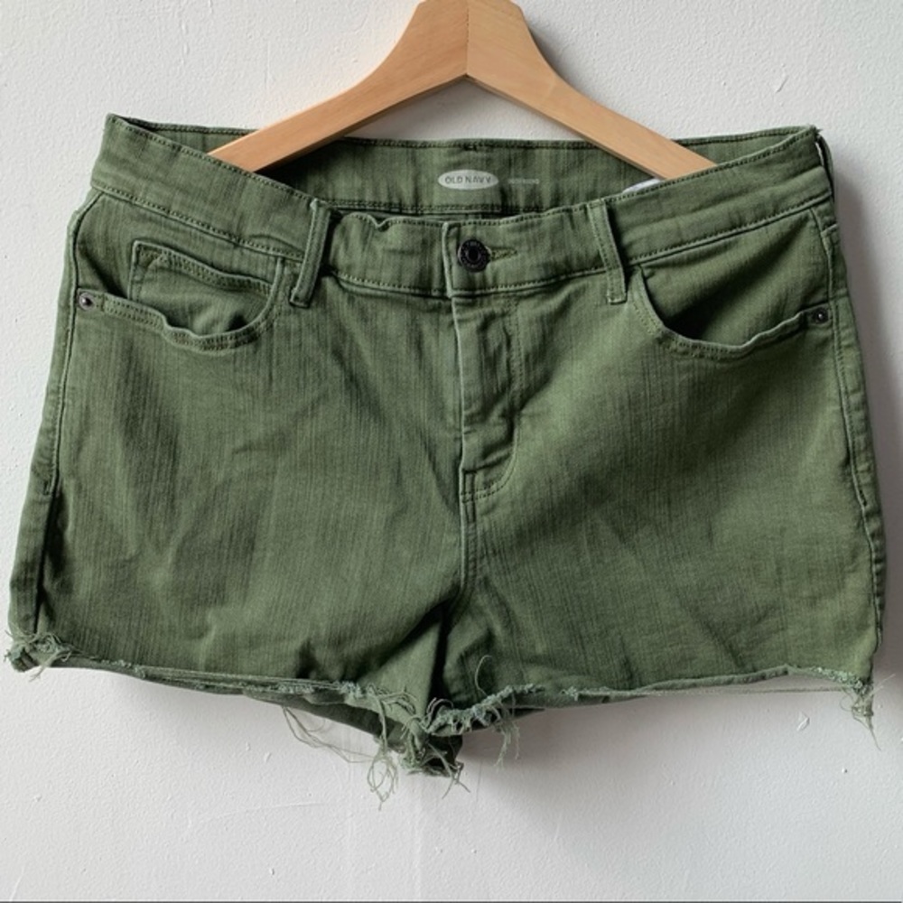 Old navy olive cut off boyfriend shorts 10 - Picture 2 of 5